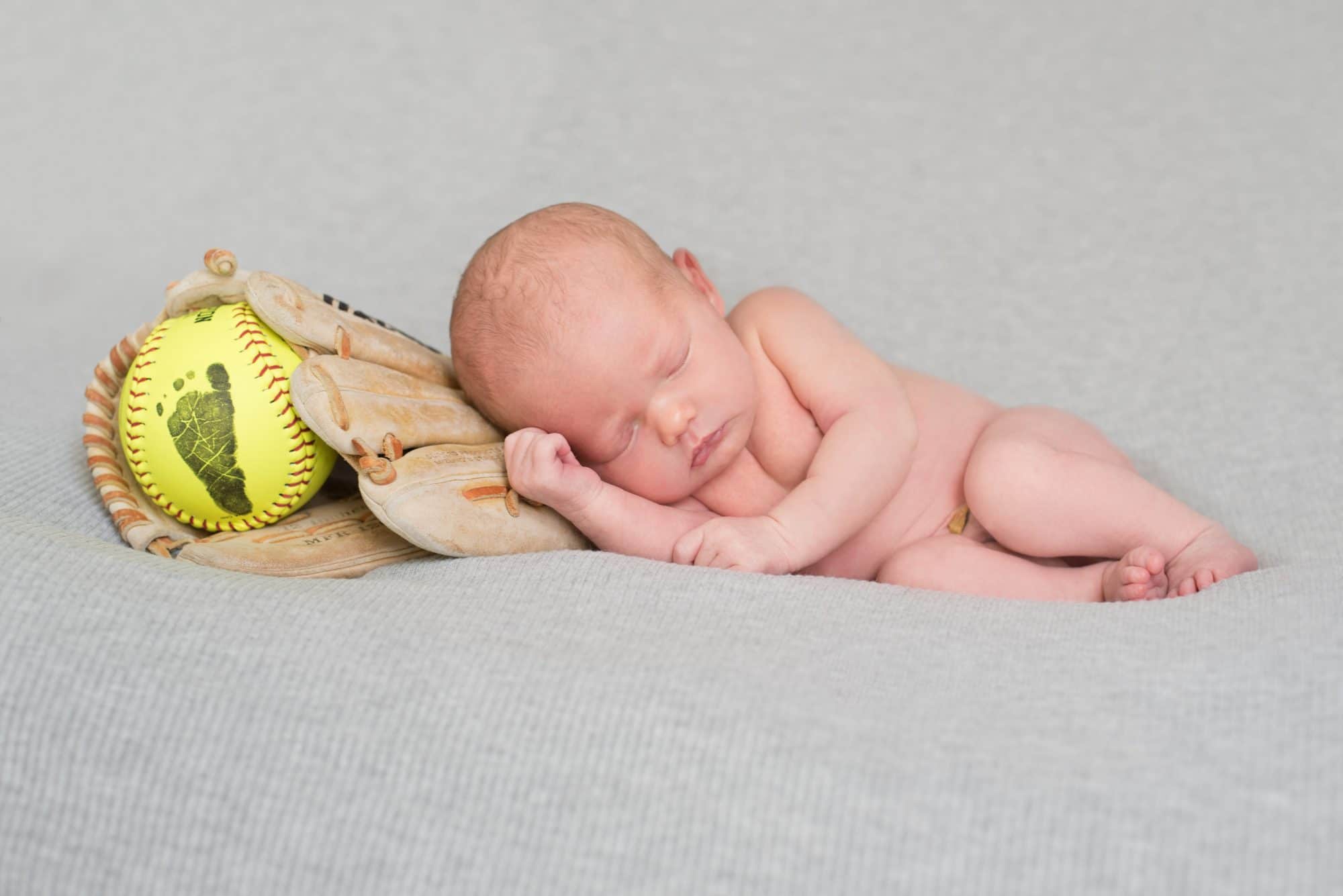 Lafayette Indiana Newborn Photos | Softball Newborn Photos | Lafayette Indiana Photographer | Luminant Photography | Ailyn Fry | Newborn Photographer
