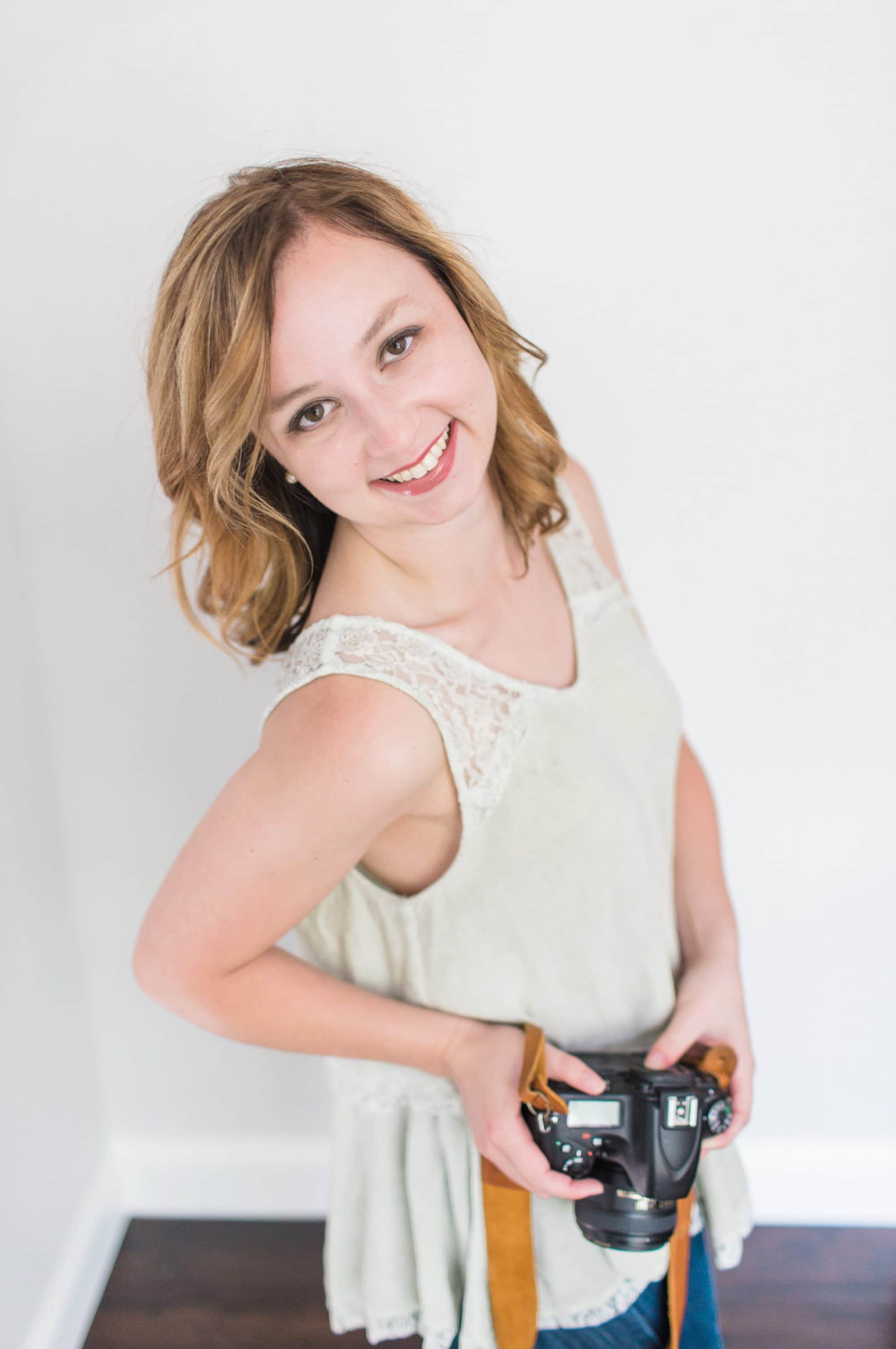 Victoria Rayburn is a Lafayette, Indiana wedding photographer| Book a Session with Victoria Rayburn Photography