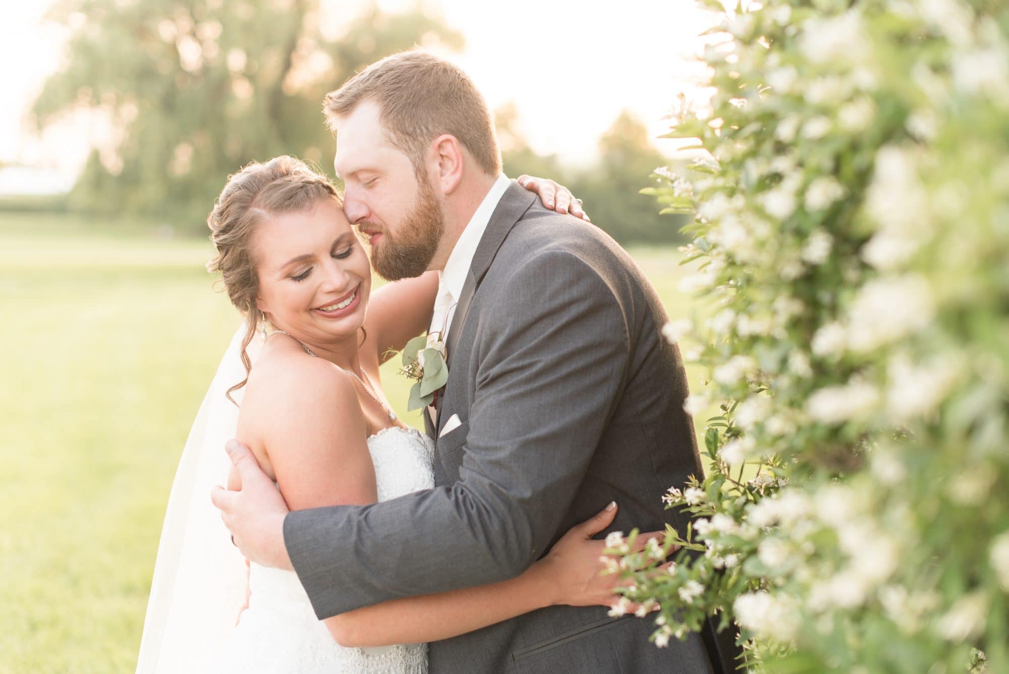 Lafayette, Indiana wedding photographer Victoria Rayburn photographed the Gall wedding at Amish Acres.