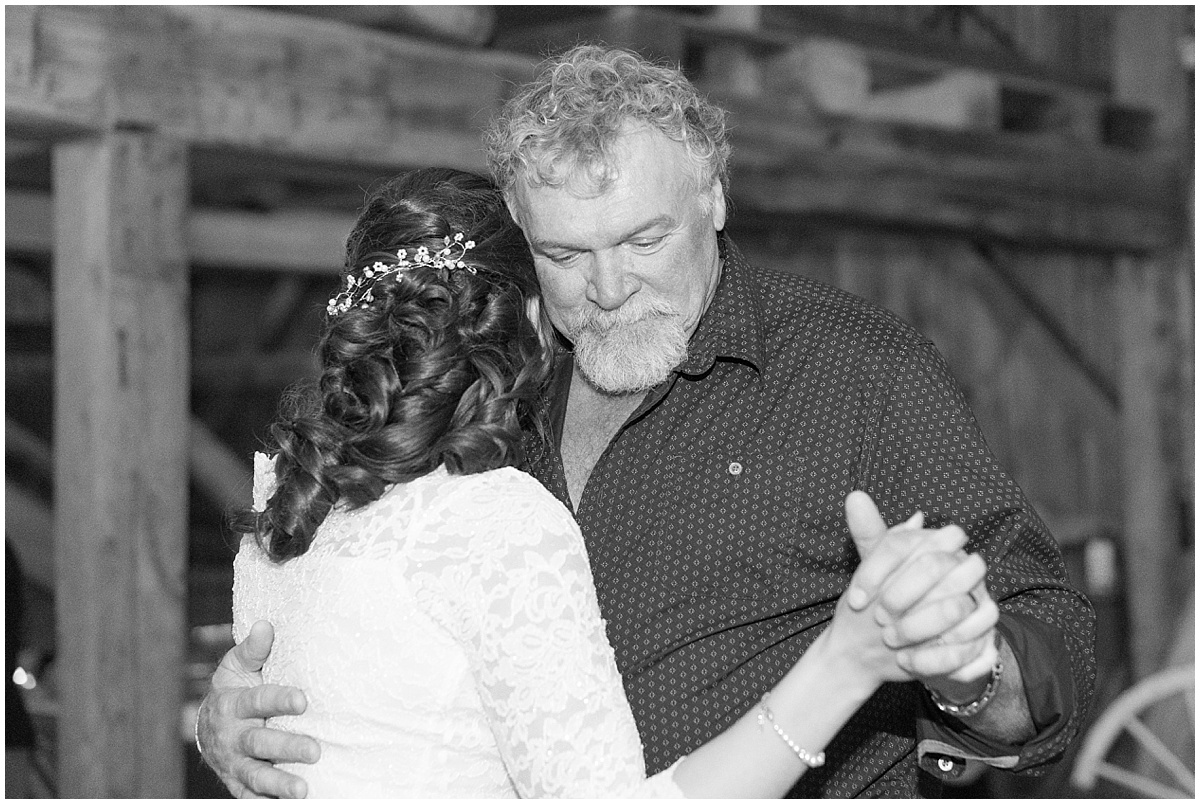 Robert Lucas and Lindsey Kesler celebrated their wedding at Vintage Oaks Banquet Barn in Delphi, Indiana