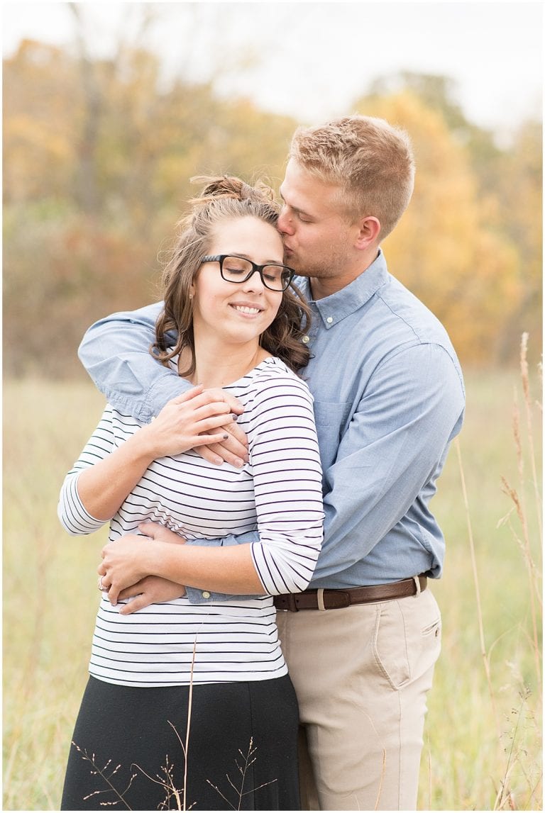 Fall Engagement Photos at Fairfield Lakes Park in Lafayette, Indiana ...