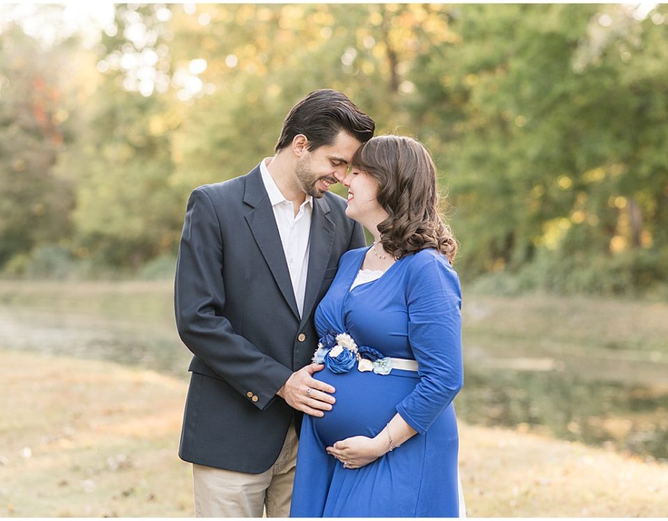 Maternity photos at Holcomb Gardens in Indianapolis