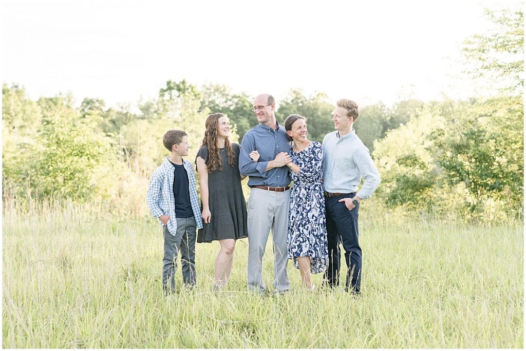 Family photos with teenagers at Fairfield Lakes Park in Lafayette, Indiana