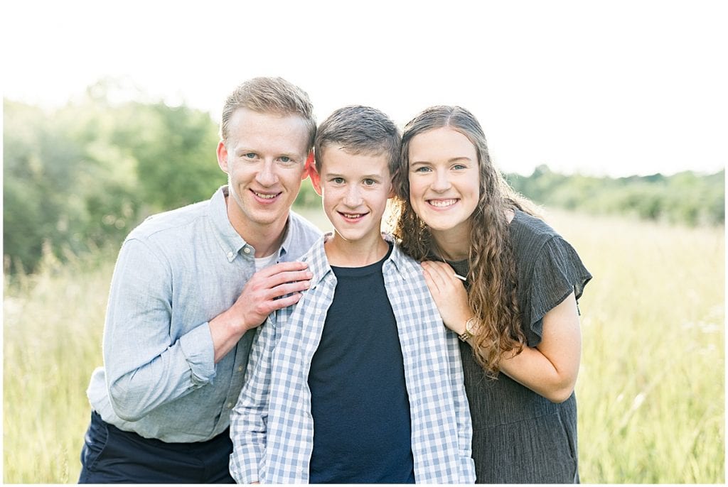 Family photos with teenagers at Fairfield Lakes Park in Lafayette, Indiana