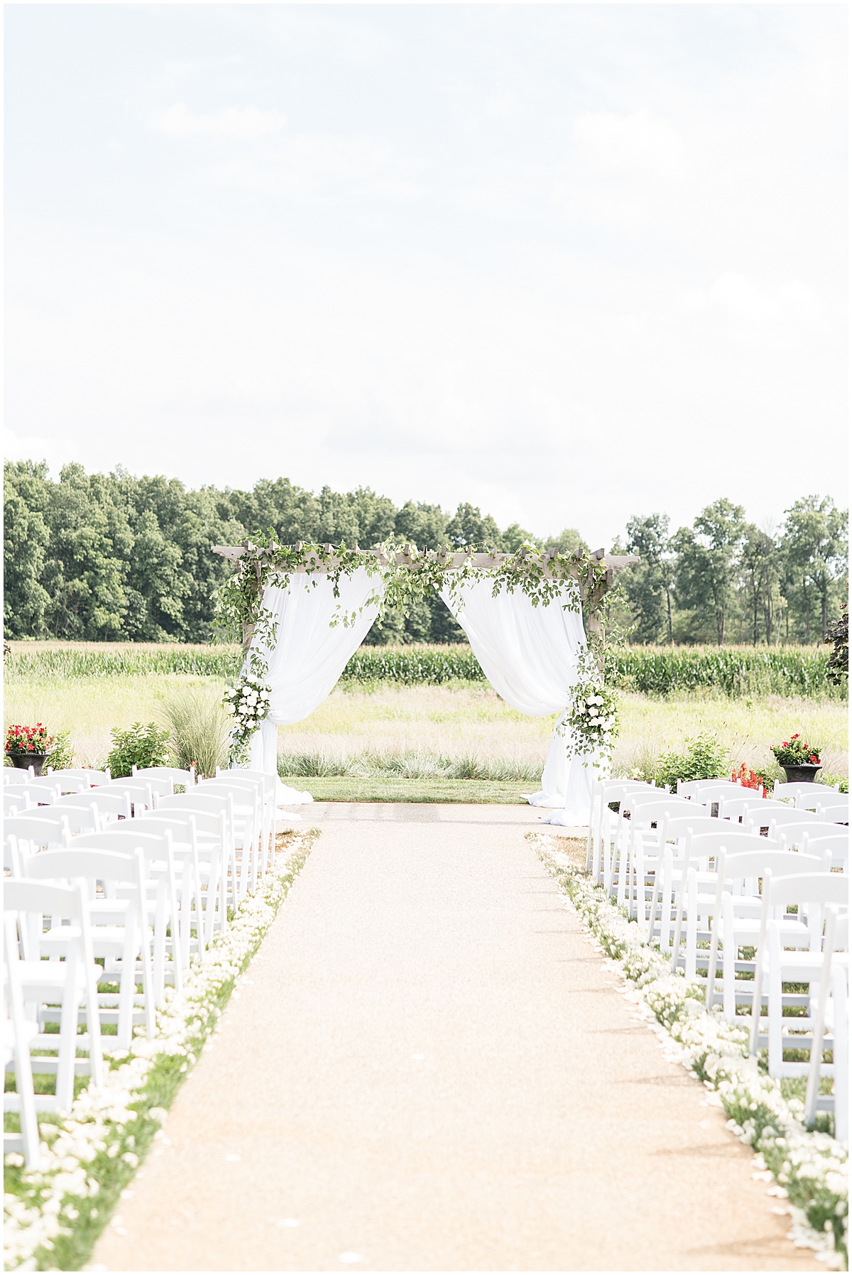 New Journey Farms wedding ceremony in Lafayette, Indiana by Victoria Rayburn Photography