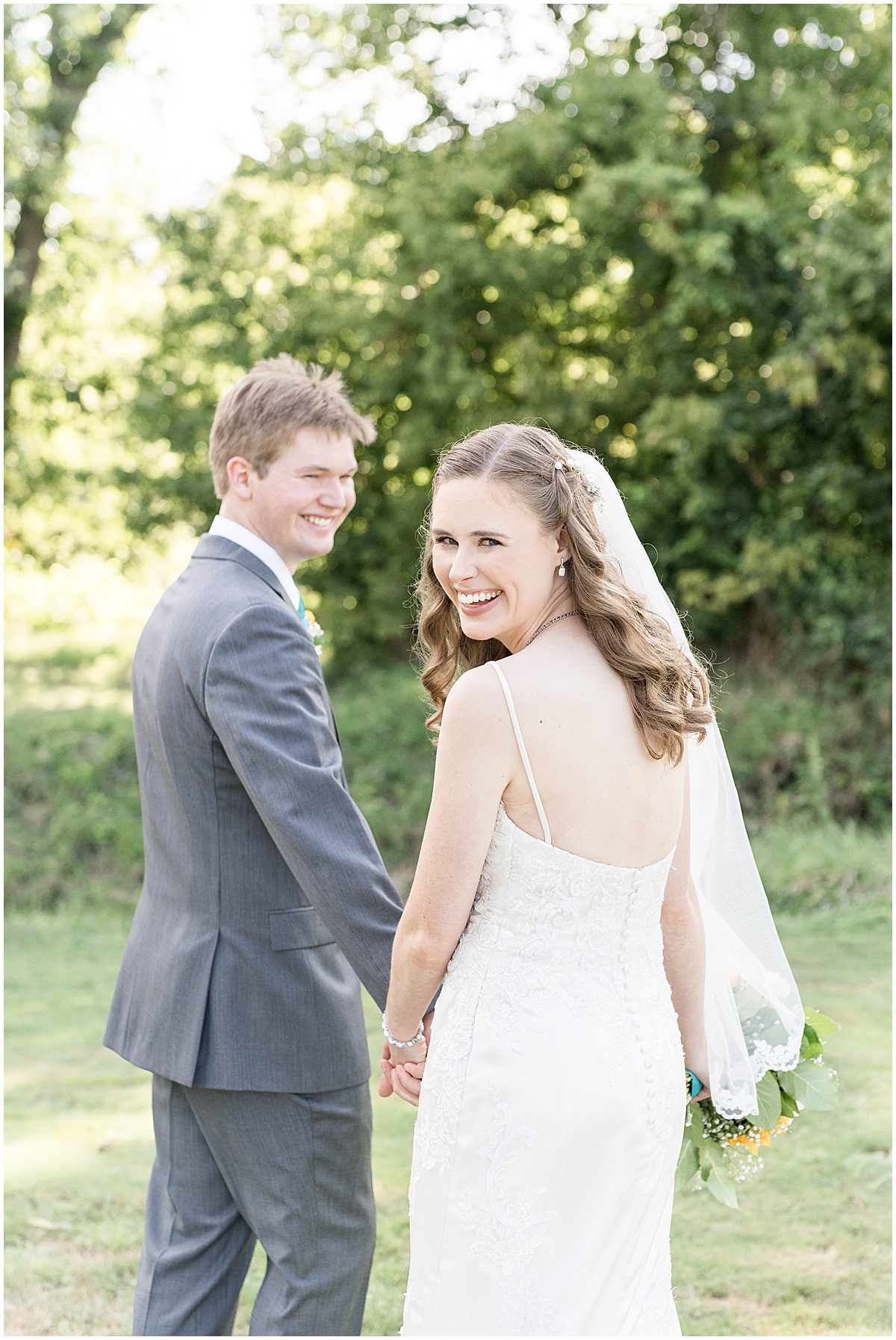 Bride and groom at River Glen Country Club wedding in Fishers, Indiana photographed by Victoria Rayburn Photography