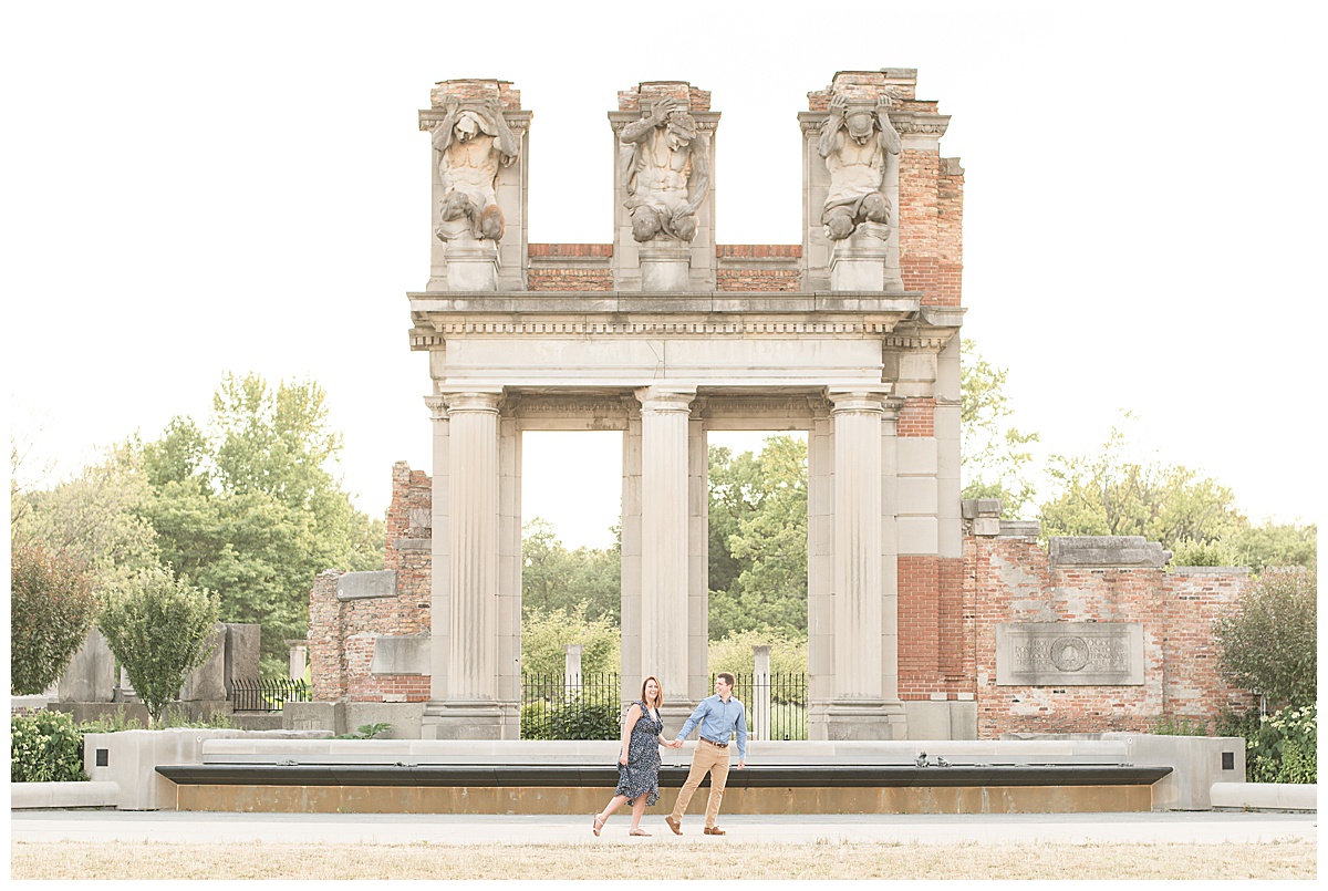 Engagement photos at Holliday Park in Indianapolis by Indianapolis wedding photographer Victoria Rayburn Photography.