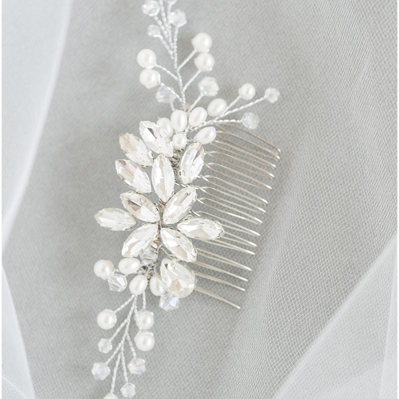 Bride accessory and veil detail for wedding at New Journey Farms